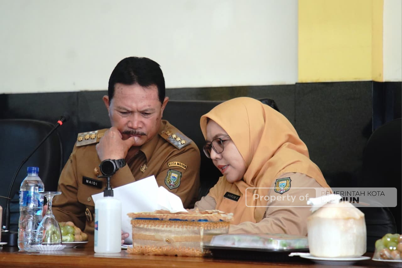 Beri Pembinaan Pegawai Dinas Perdagangan, Wali Kota Targetkan Pasar Tradisional Zero Sampah di 2026
