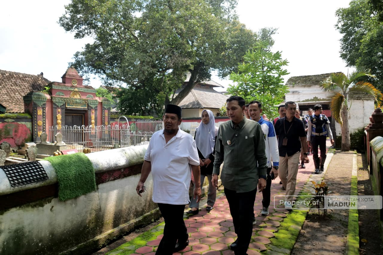 Perkuat Potensi Wisata Religi Terintegrasi, Plt Wali Kota Madiun Tinjau Masjid Kuno Kuncen dan Masjid Kuno Taman