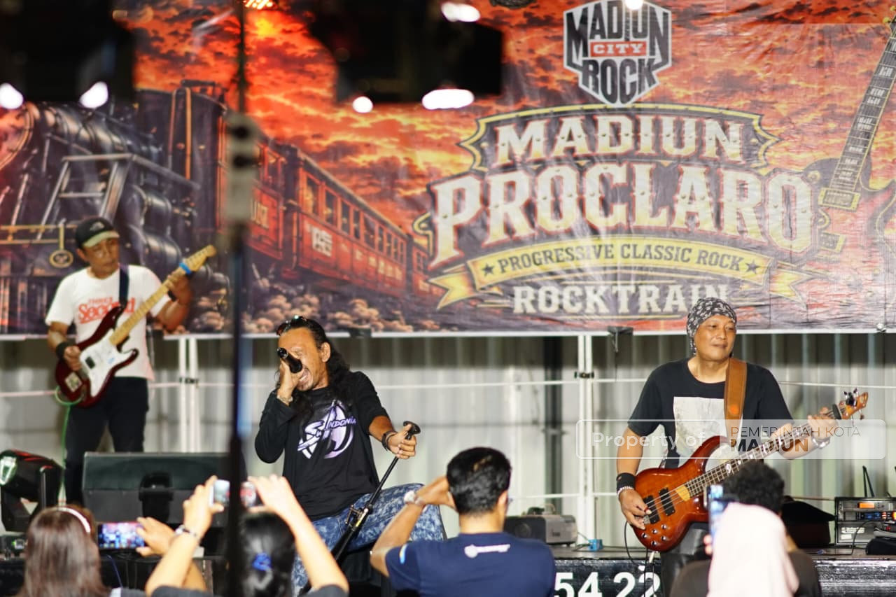 Saksikan Proclaro Rocktrain, Plt Wali Kota: Tahun Depan Bikin Event Besar Dibiayai Pemkot