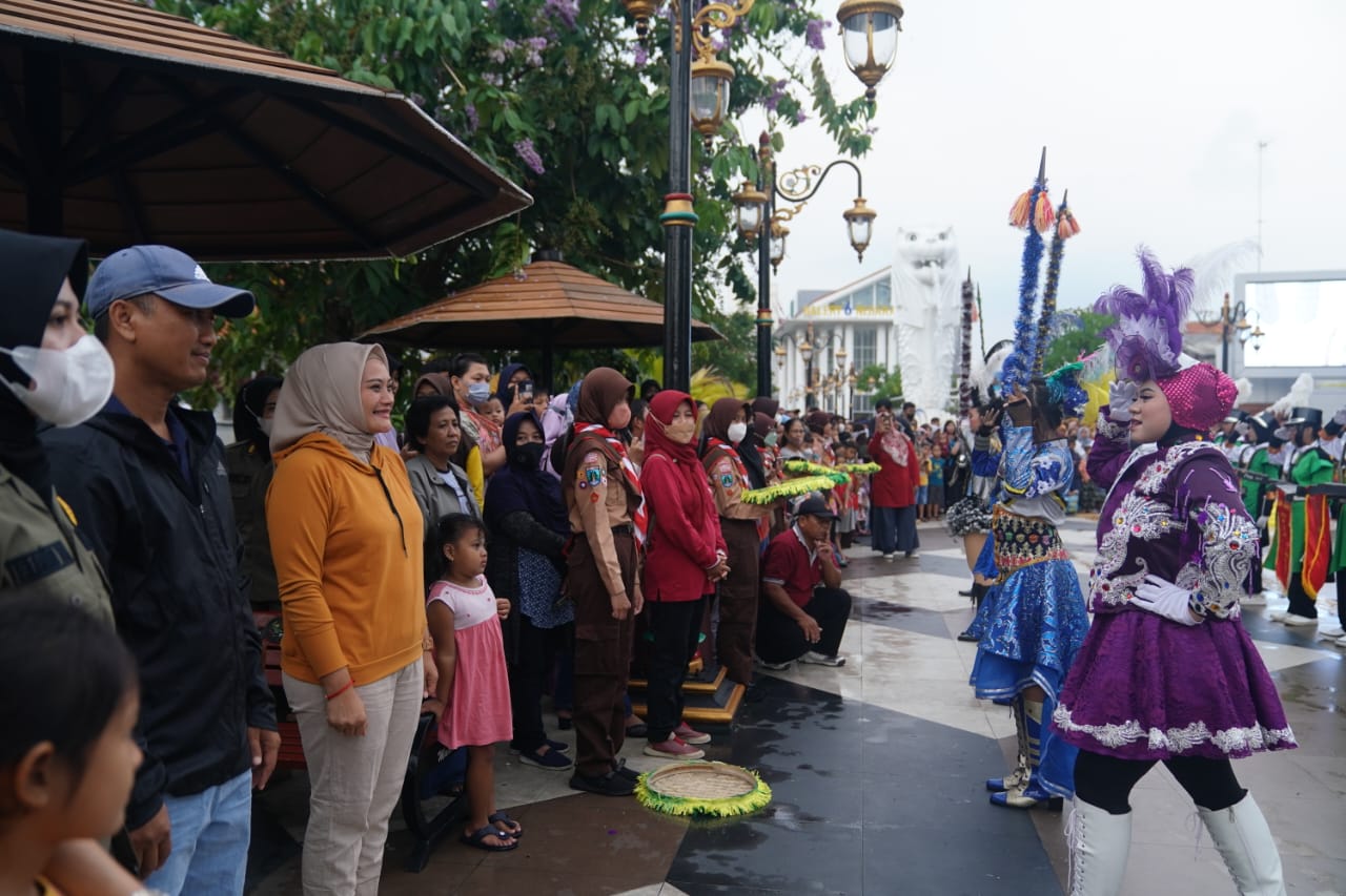 Drumband SMPN 5 dan PBB Kreasi SMASA Meriahkan PSC