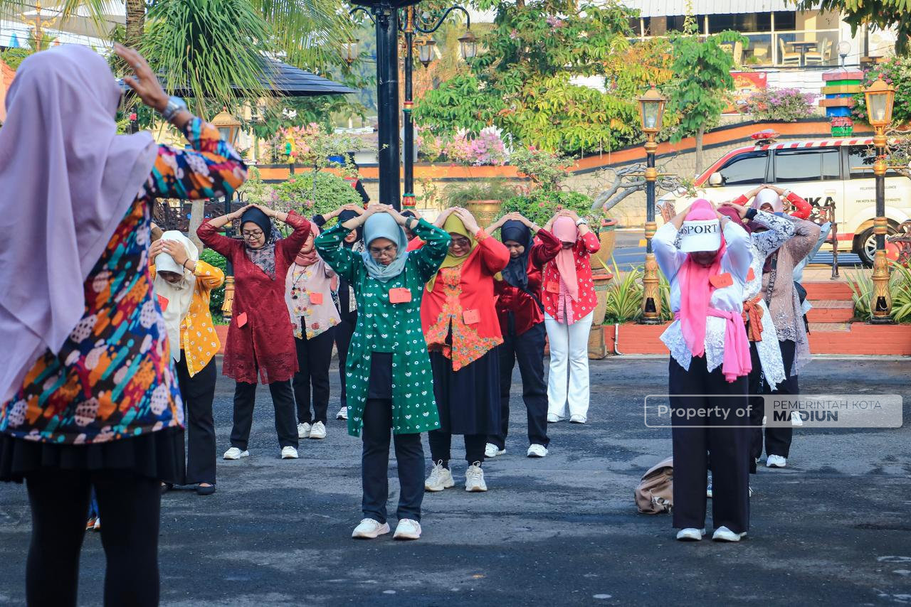 Ketika Budaya dan Olahraga Bersatu Padu, Uniknya Kartini Fun Run Perwosi Kota Madiun