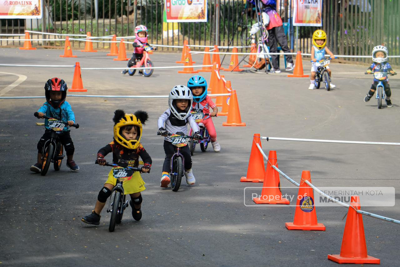 Opening Ceremony Pushbike 2025, Wali Kota Madiun Apresiasi Keikutsertaan Peserta