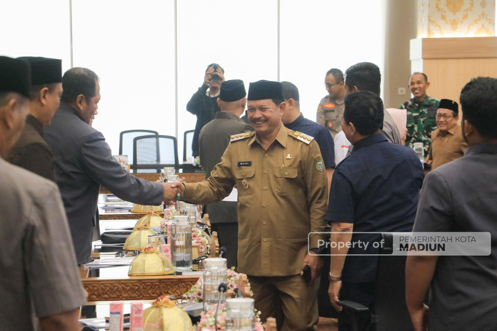 Bahas Raperda APBD 2026, Wali Kota Madiun Sampaikan Nota Keuangan