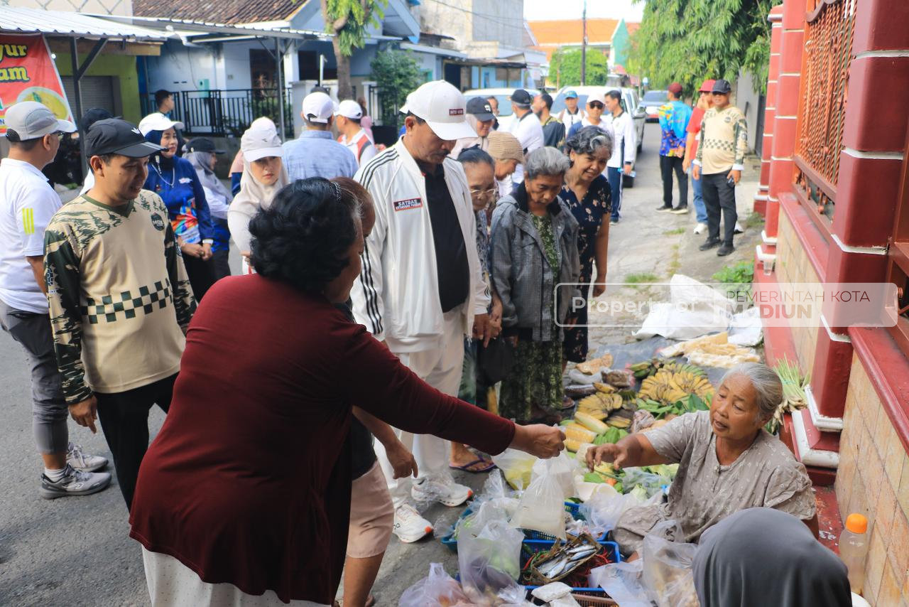 Dorong Gaya Hidup Sehat, Wali Kota Ajak Kepala OPD Rutin Jalan 10.000 Langkah