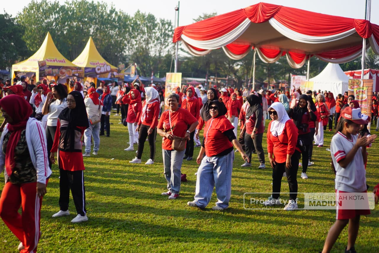 Plt Wali Kota Madiun Hadiri Blusukan Kampung Bangkit, Warga Gulun Antusias Ikuti Jalan Santai