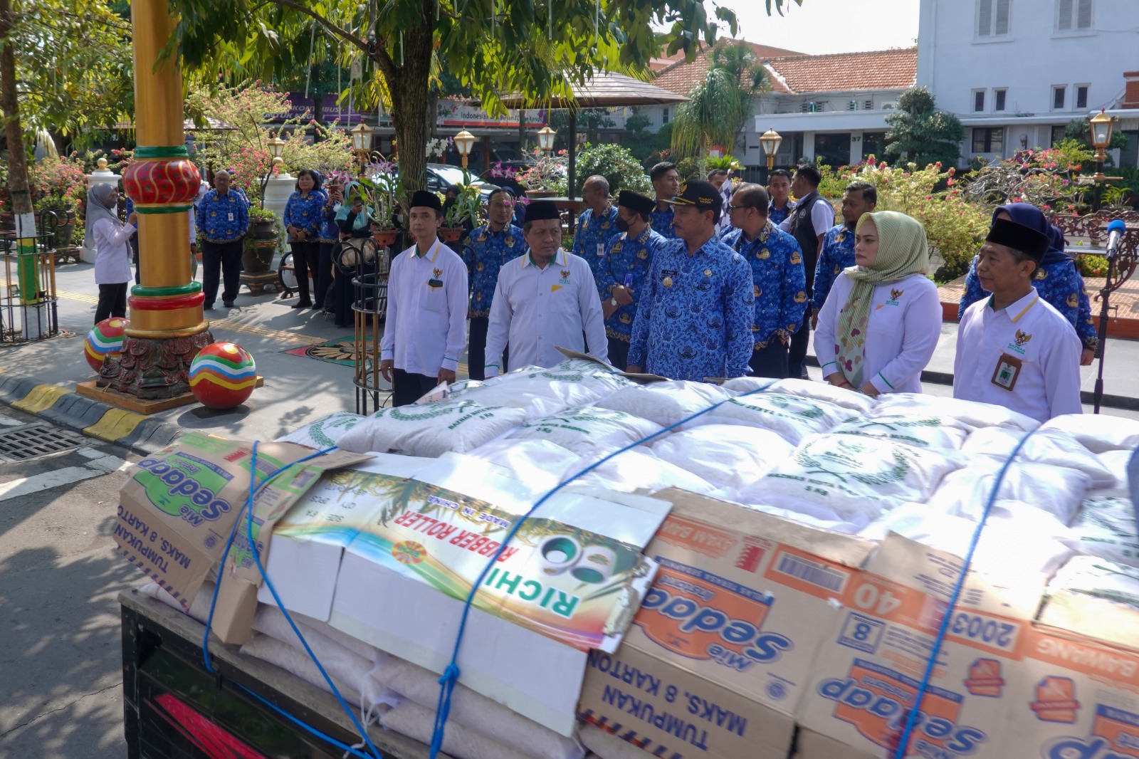 Berangkatkan Pentasharufan Beras Zakat Fitrah Ke 27 Kelurahan, Wali Kota Harap Bawa Berkah Bagi Masyarakat