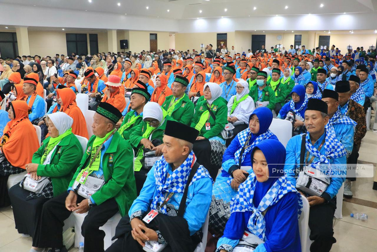 227 Jamaah Haji Kota Madiun Resmi Diberangkatkan, Plt Wali Kota Titip Doa dan Harapan