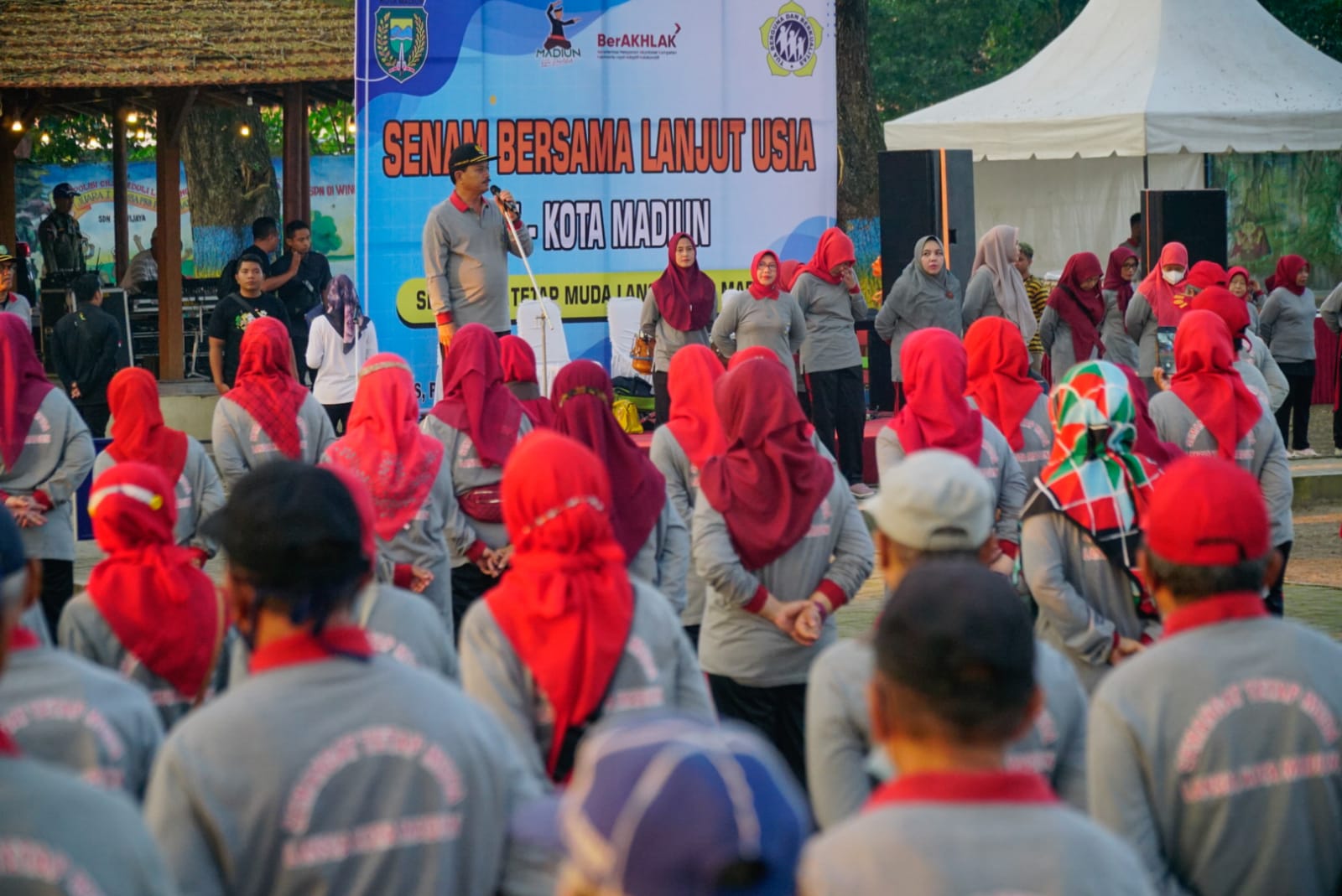 Dukung Peningkatan Kesehatan Lansia, Wali Kota Buka Senam Lansia