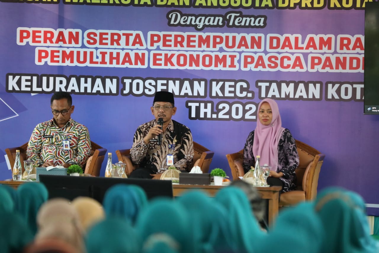 Dinas Luar, Wali Kota Hadiri Pertemuan Warga Secara Virtual