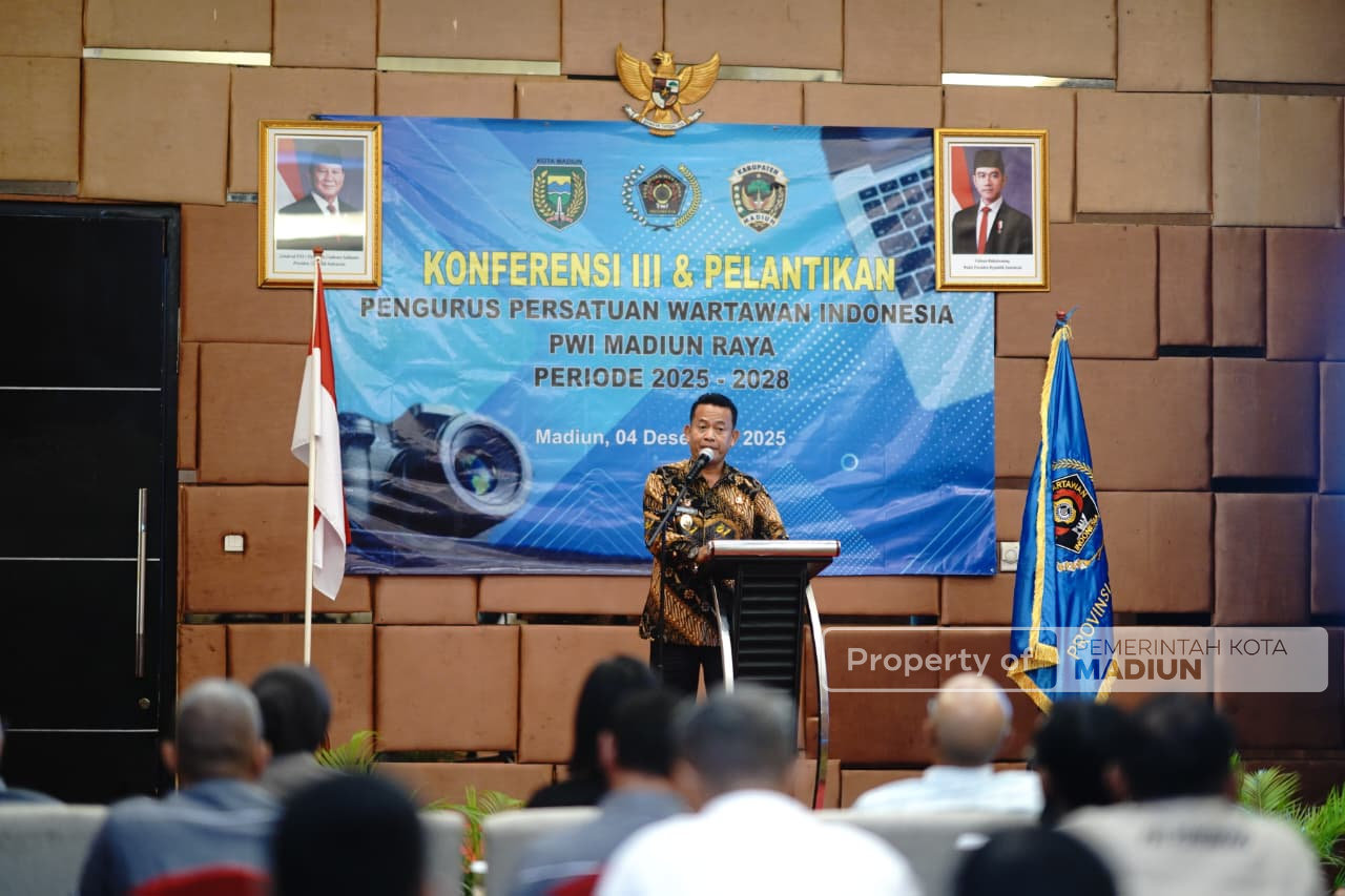 Hadiri Pelantikan PWI Madiun Raya, Wawali Tekankan Peran Strategis Wartawan dalam Membangun Kota Maju Mendunia