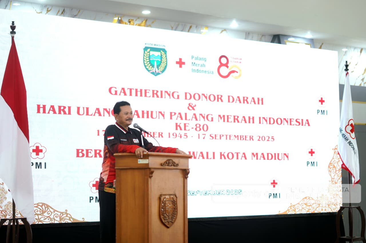 Hadiri HUT ke-80 PMI, Wali Kota Madiun Apresiasi Pendonor Setia dan Bagikan Penghargaan