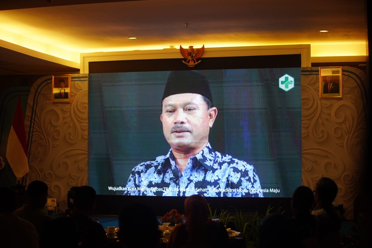 Inovatif Pulihkan Ekonomi, Wali Kota Madiun Dianugerahi Penghargaan oleh PWI Jatim
