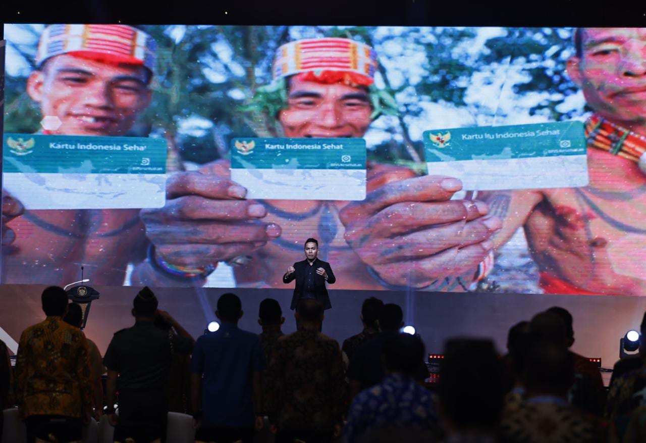 Beri Jaminan Kesehatan Masyarakat Secara Menyeluruh, Pemkot Raih Penghargaan UHC dari Pusat