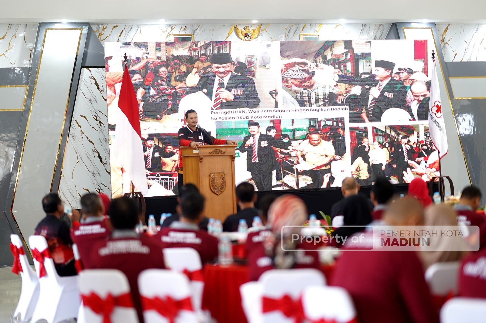 Hadiri HUT ke-80 PMI, Wali Kota Madiun Apresiasi Pendonor Setia dan Bagikan Penghargaan
