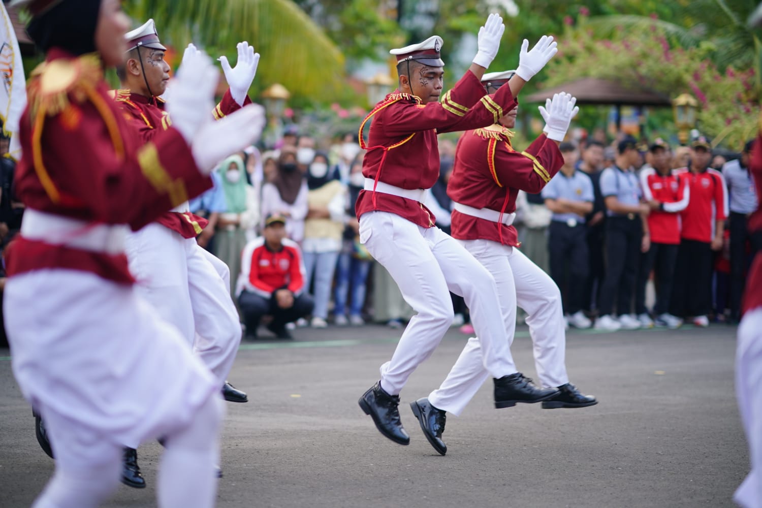 Kembali Digelar, Parade Senja Curi Perhatian Wisatawan PSC