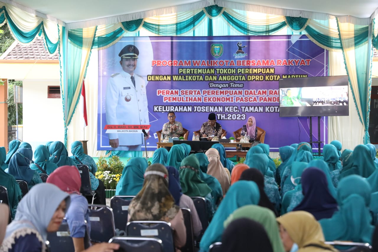 Dinas Luar, Wali Kota Hadiri Pertemuan Warga Secara Virtual