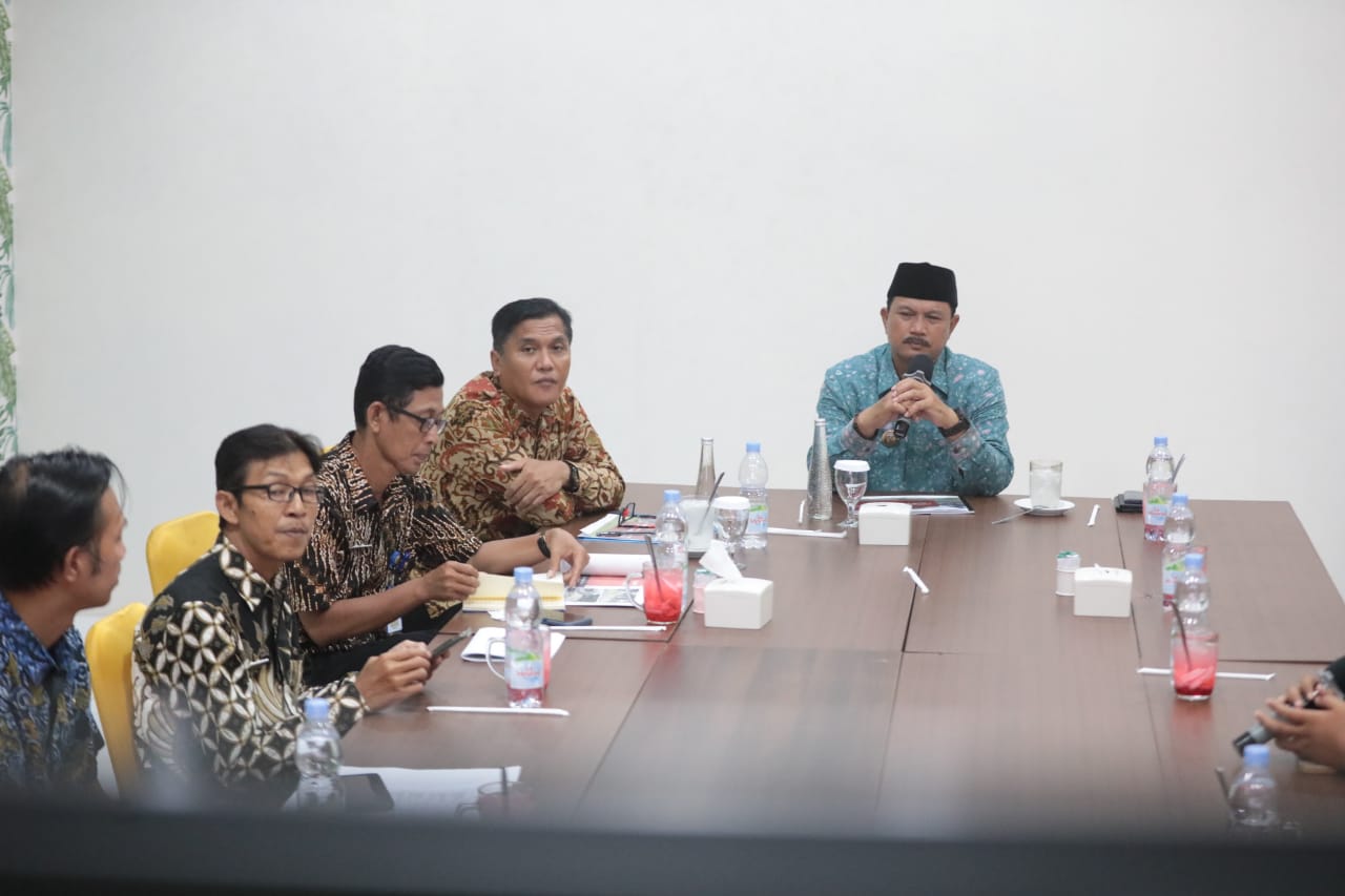 Pimpin Rapat Pembangunan RTH Kota Madiun, Wali Kota Imbau Rekanan Bekerja Optimal