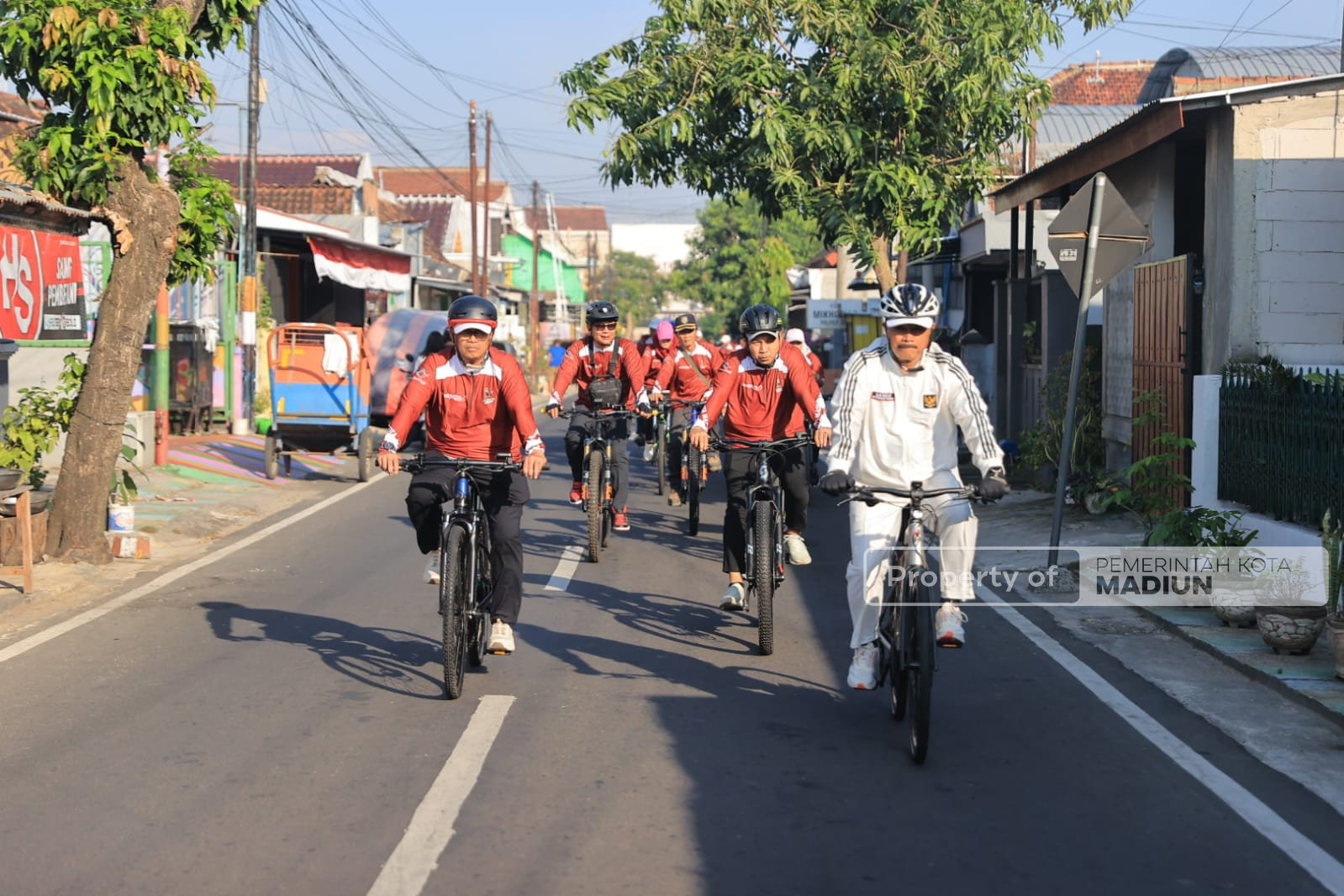 Wali Kota Madiun Ajak OPD Kerja Bakti dan Cek Poskamling