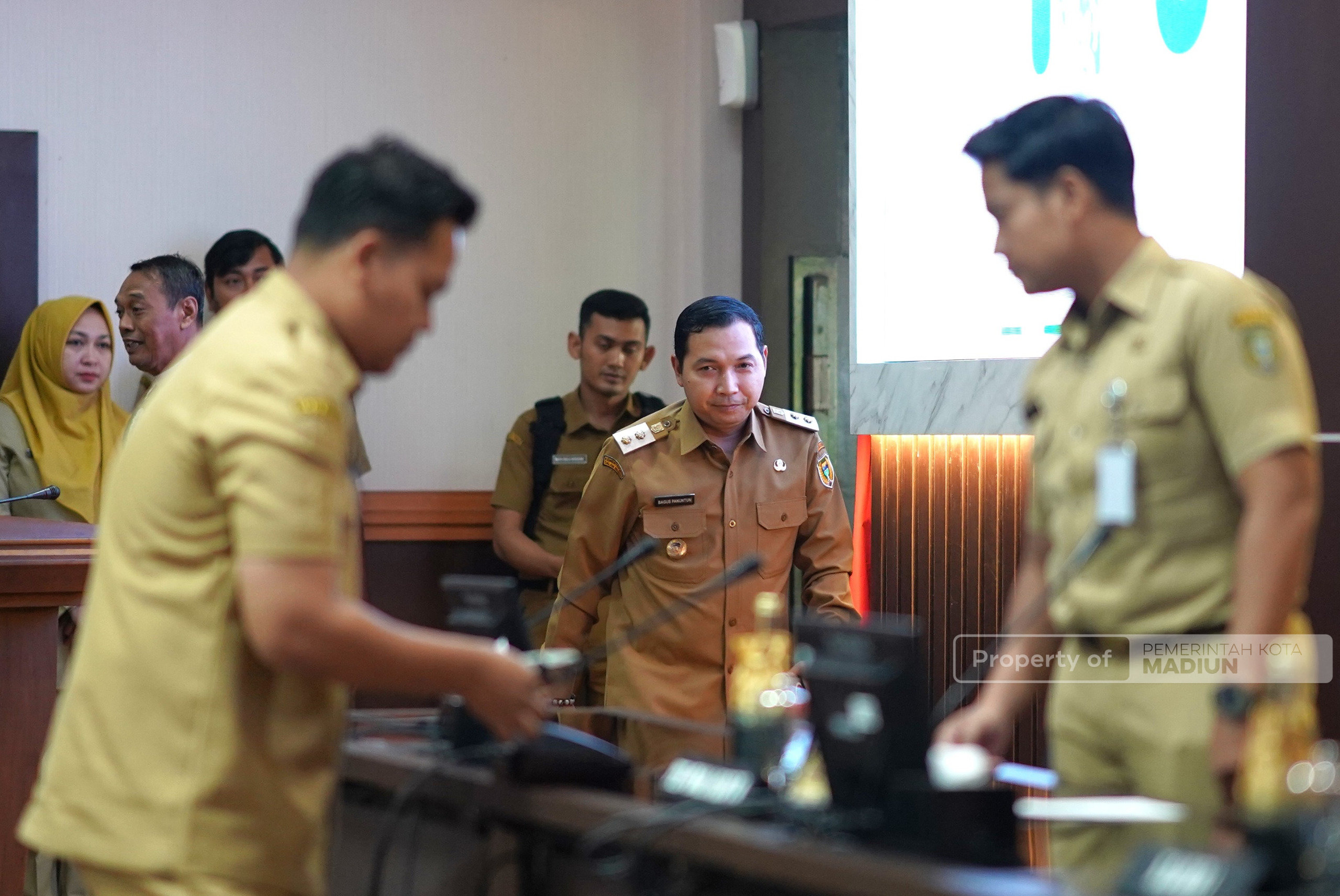 Serah Terima Aset Fasum-Fasos Puri Asri Lestari, Plt Wali Kota Madiun Tegaskan Komitmen Optimalisasi Aset Daerah
