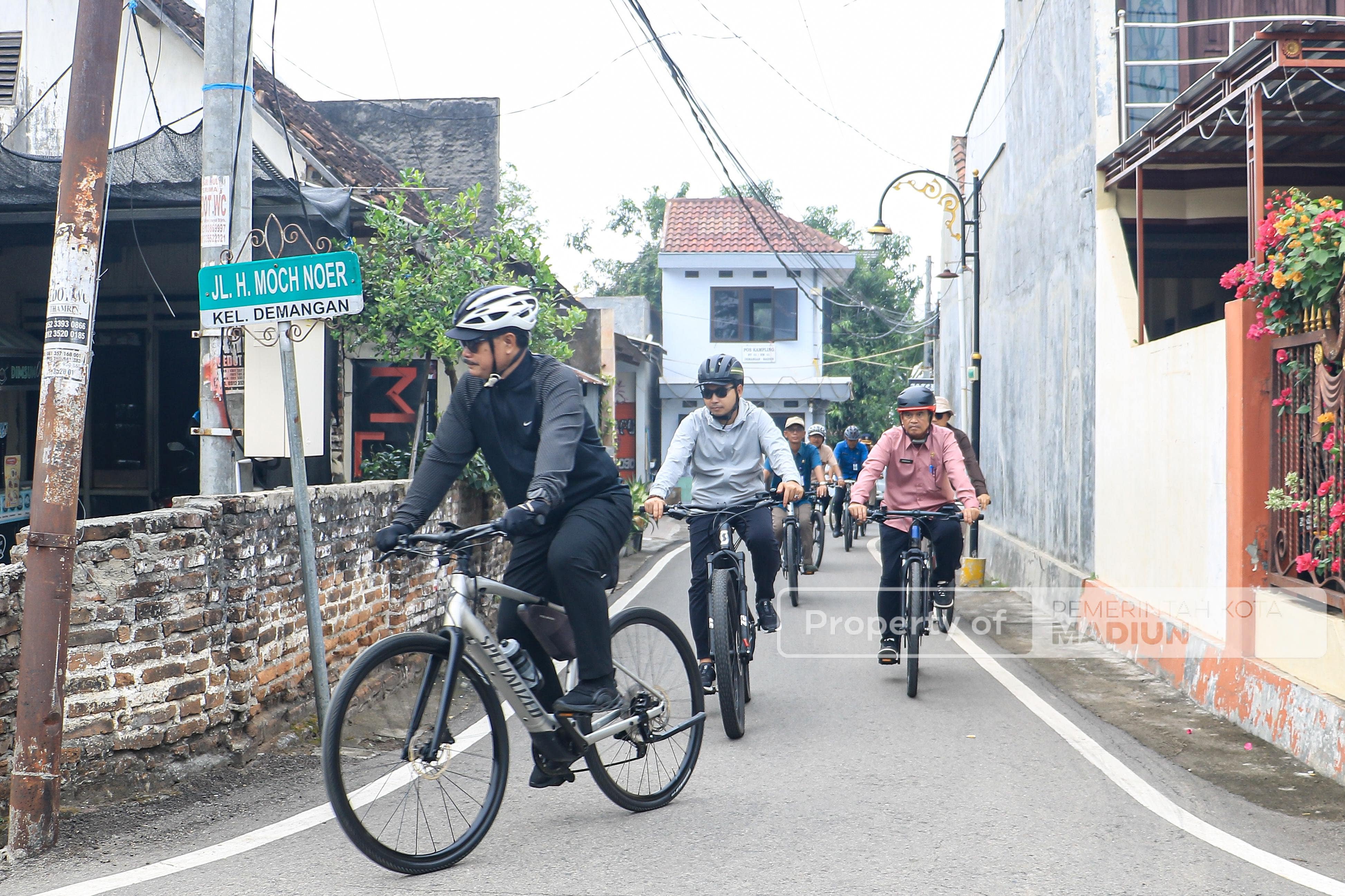 Gowes Pagi, Wali Kota Madiun Juga Resmikan SPPG Lagi