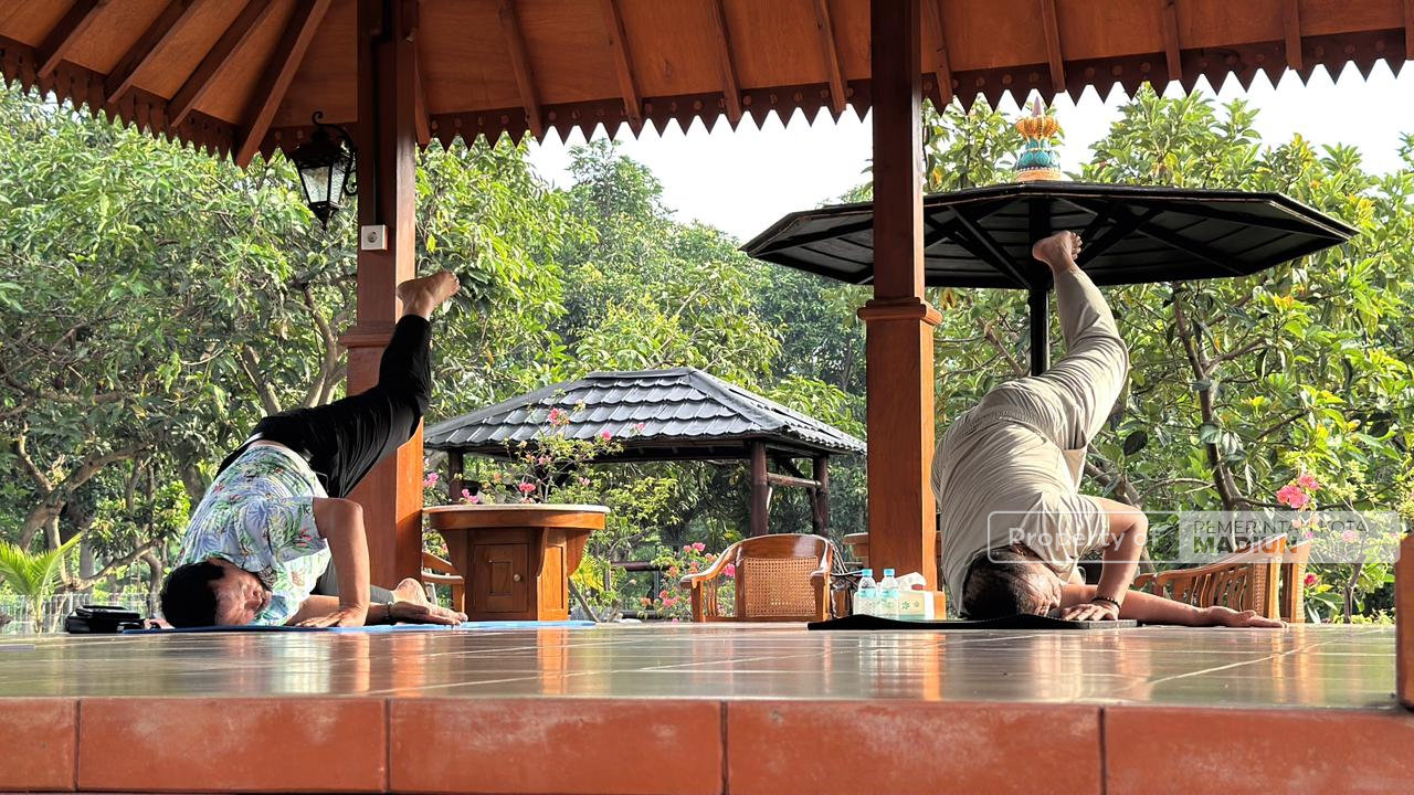 Jaga Kebugaran Aparatur, Wali Kota Madiun Rutinkan Senam Yoga di Green House
