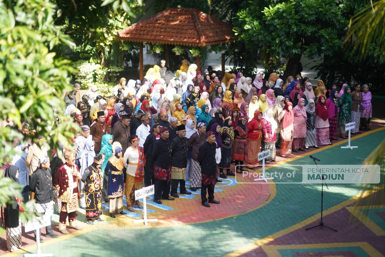 Pimpin Apel Hari Guru Nasional, Wali Kota Harap Guru Terus Perkuat Fondasi Kota Cerdas