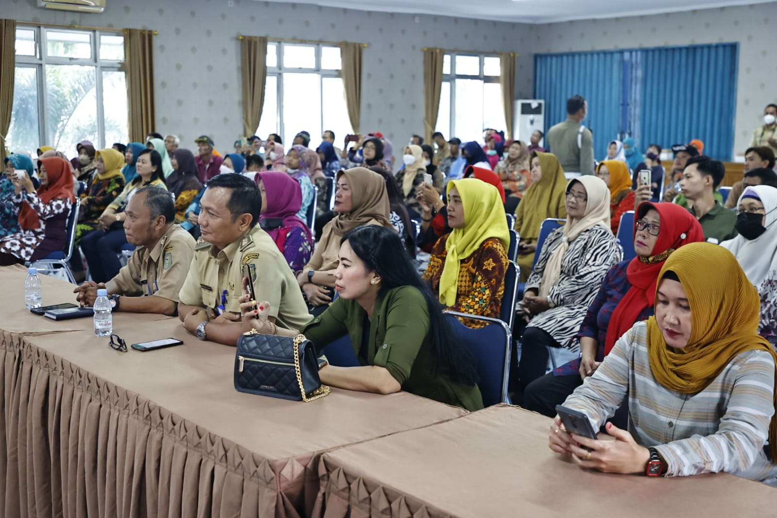 Tatap Muka dengan Masyarakat Kartoharjo, Wali Kota-DPRD Serap Aspirasi Melalui Program Ngopi