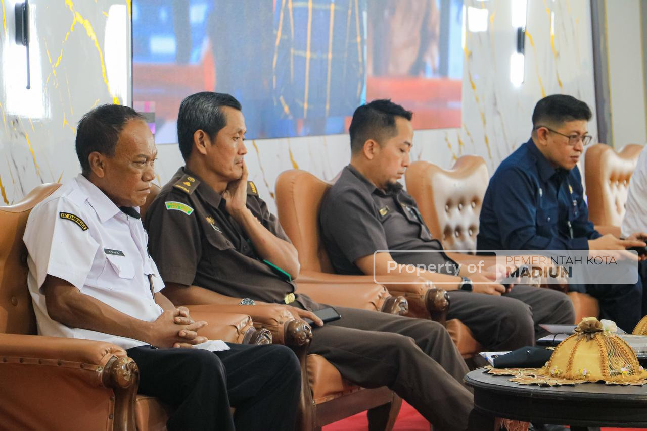 Buka dan Beri Arahan di Penyuluhan Hukum Terpadu, Wali Kota Harap Warga Makin Paham Aturan