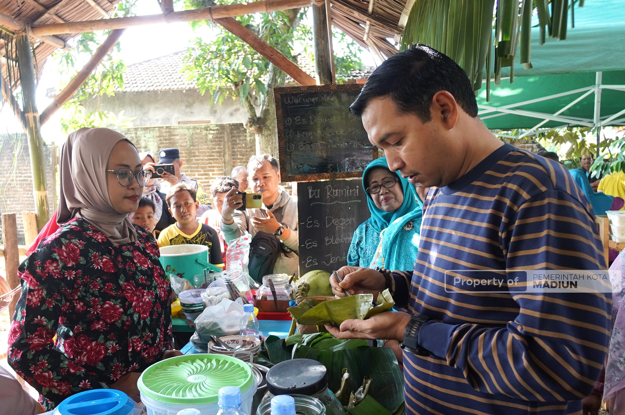 Resmi Dibuka Plt Wali Kota Madiun, Pasar Mbabrik Jadi Ruang Baru Pengembangan UMKM Warga
