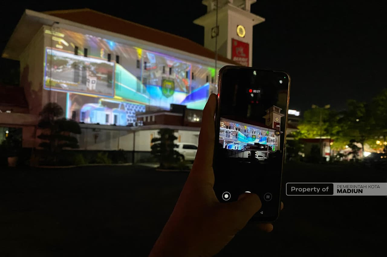 Video Mapping Kembali Hiasi Balai Kota Madiun, Percantik Kawasan Pusat Kota