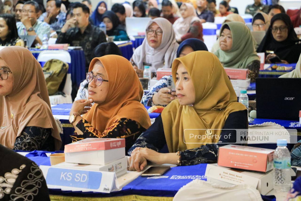 Jadi Narasumber Seminar Akbar, Wali Kota Madiun Tekankan Penguatan Pendidikan Karakter di Era Digitalisasi