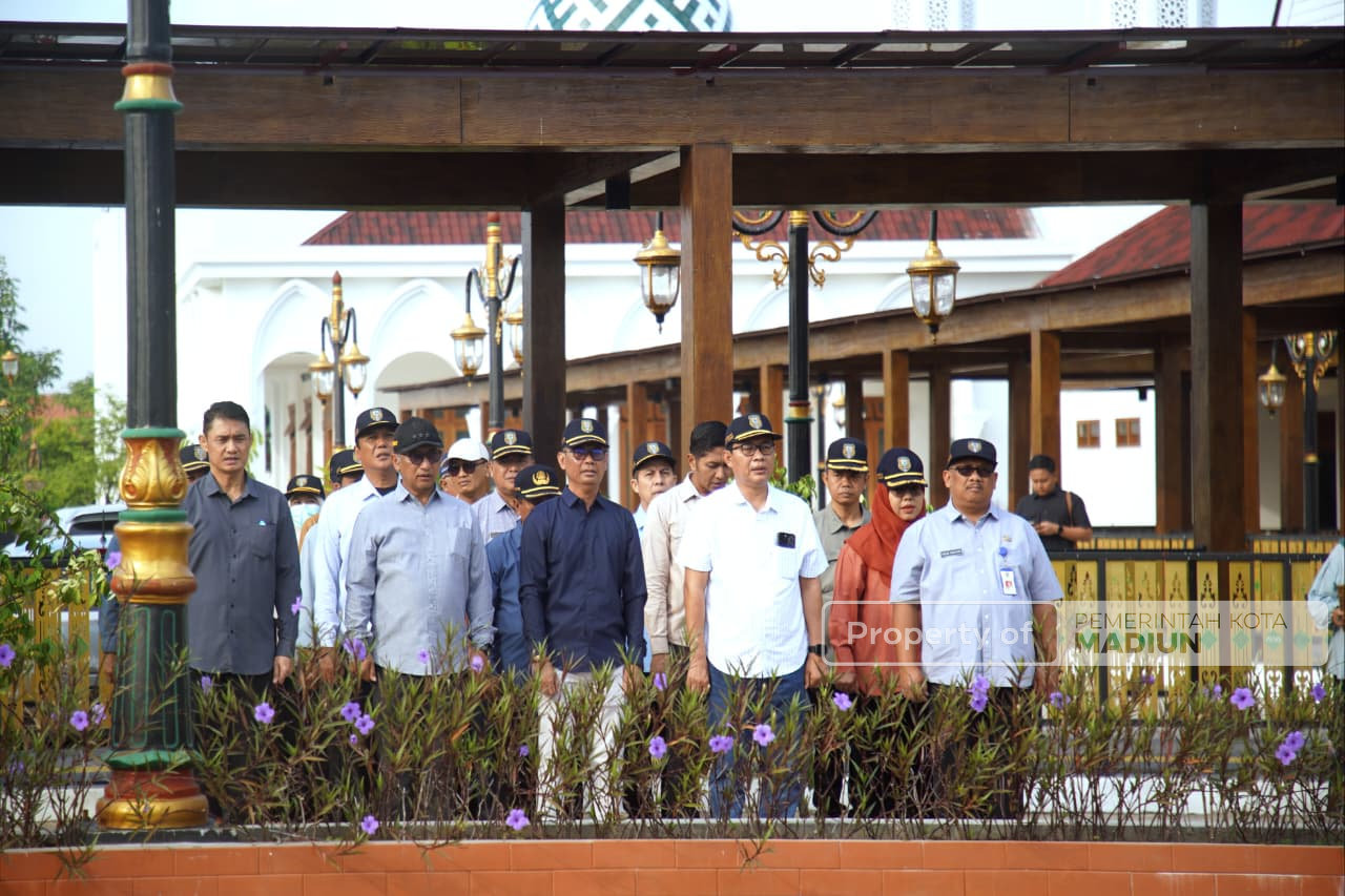 Gelar Apel Pejabat Struktural, Wali Kota Tegaskan ASN Harus Melayani Masyarakat