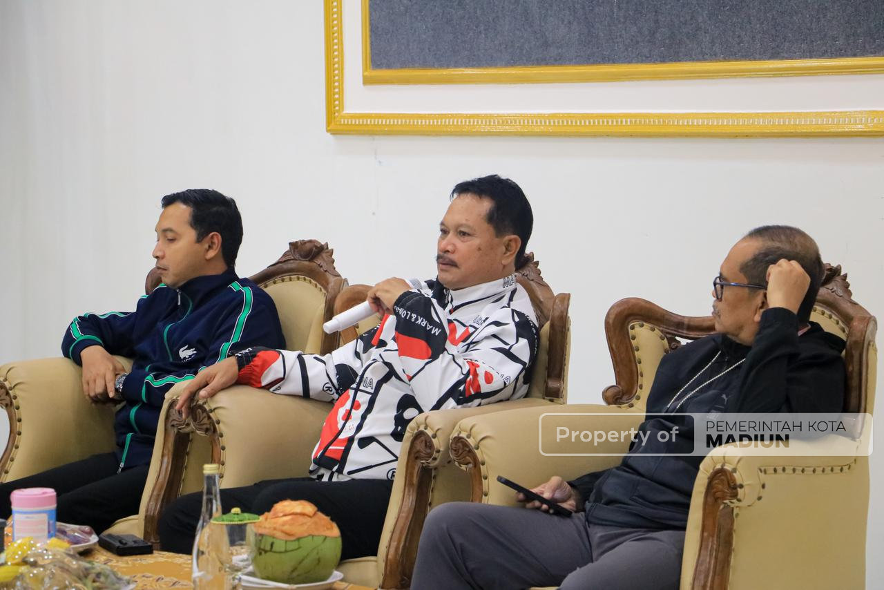 Evaluasi Capaian Kinerja Dispendukcapil, Wali Kota Madiun Tekankan Pentingnya Pelayanan Publik