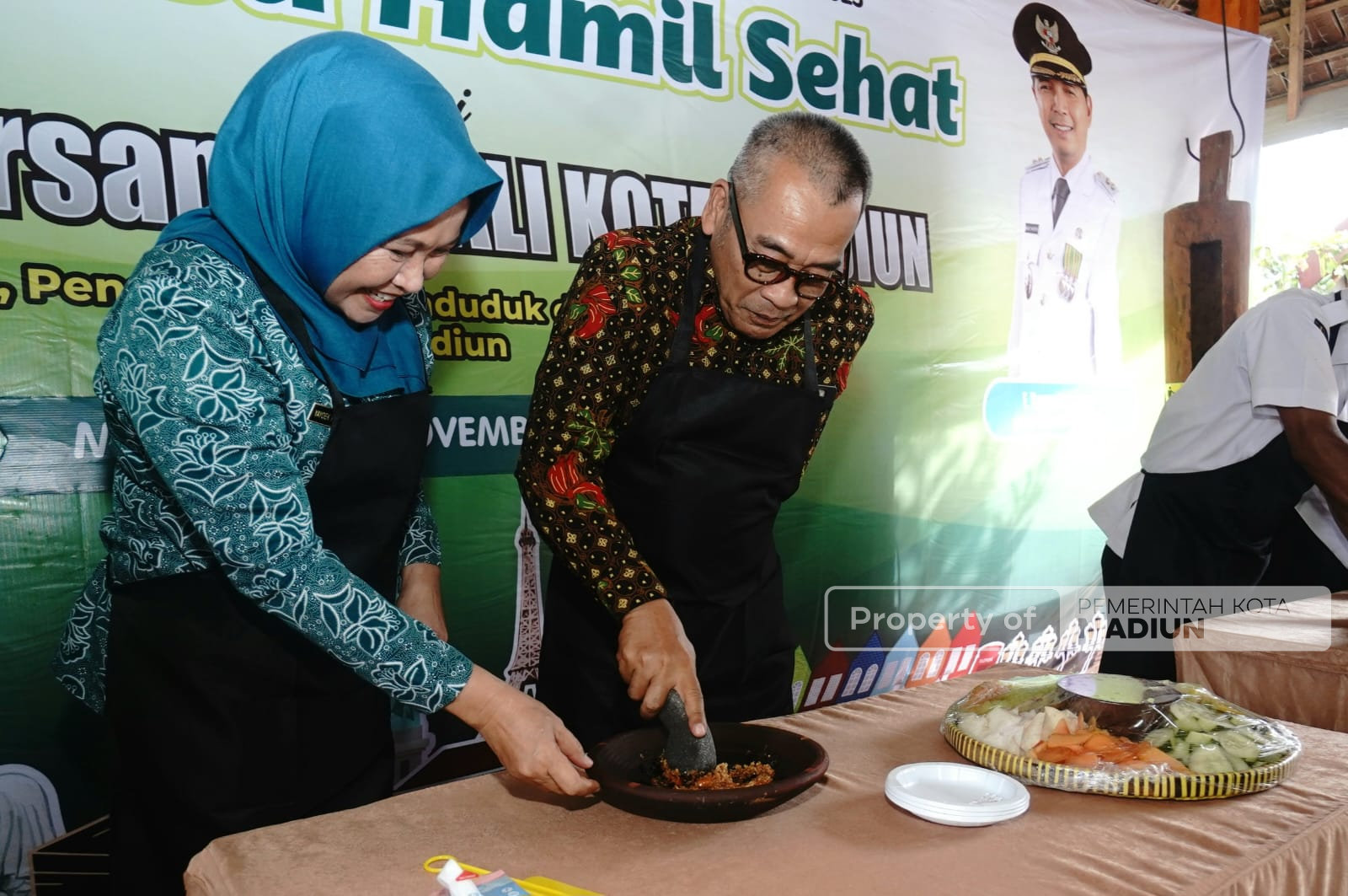 Tekan Angka Stunting dalam Peringatan HKN ke-61, Pemkot Madiun Ajak Ibu Hamil Rujakan