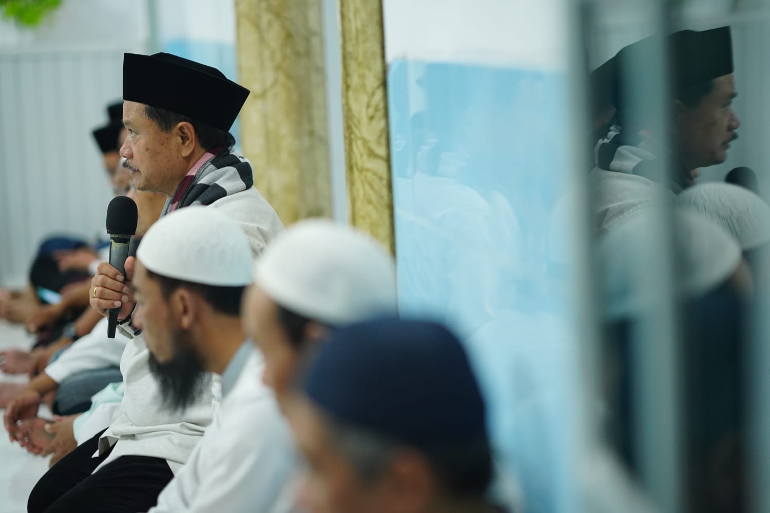 Salat Isya di Masjid Miftahul Huda, Wali Kota Ajak Jamaah Bangun Nuansa Religi Jelang Puasa