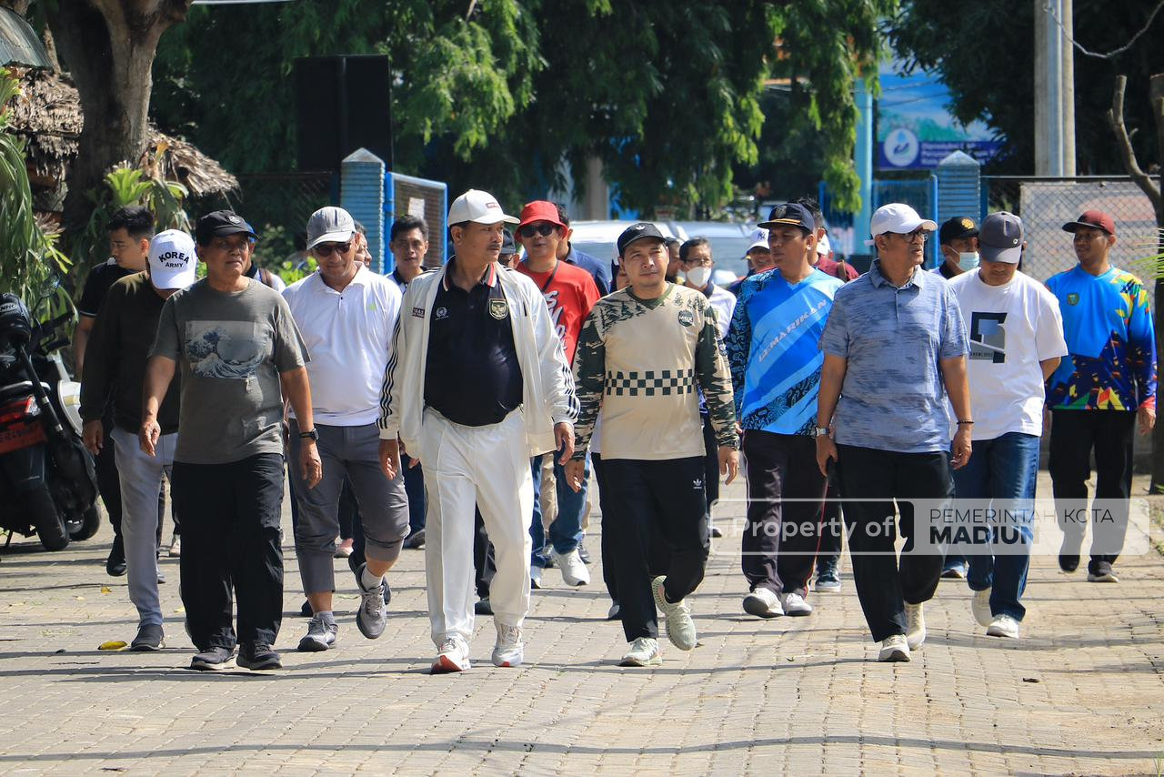 Dorong Gaya Hidup Sehat, Wali Kota Ajak Kepala OPD Rutin Jalan 10.000 Langkah