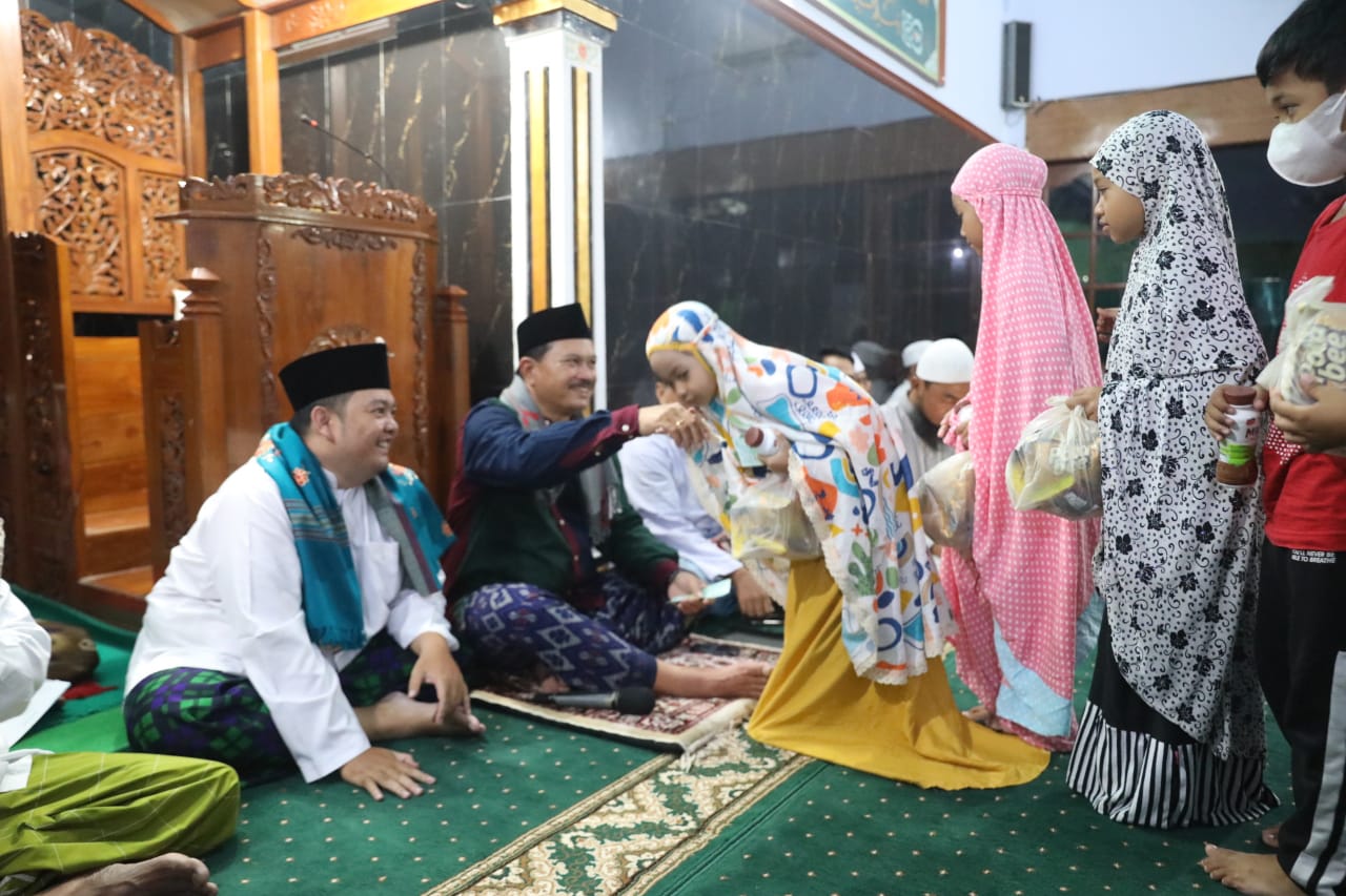 Gelar Isya Berjamaah, Wali Kota Sampaikan Oleh-Oleh Dari Luar Negeri