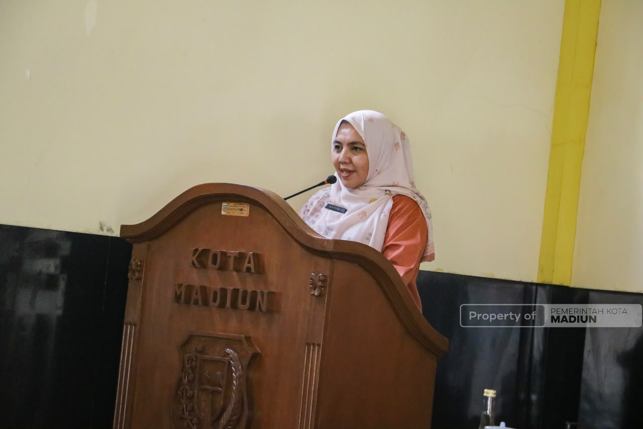 Gelar Pembinaan Pedagang Pasar, Plt Wali Kota Tekankan Pentingnya Pengelolaan Sampah