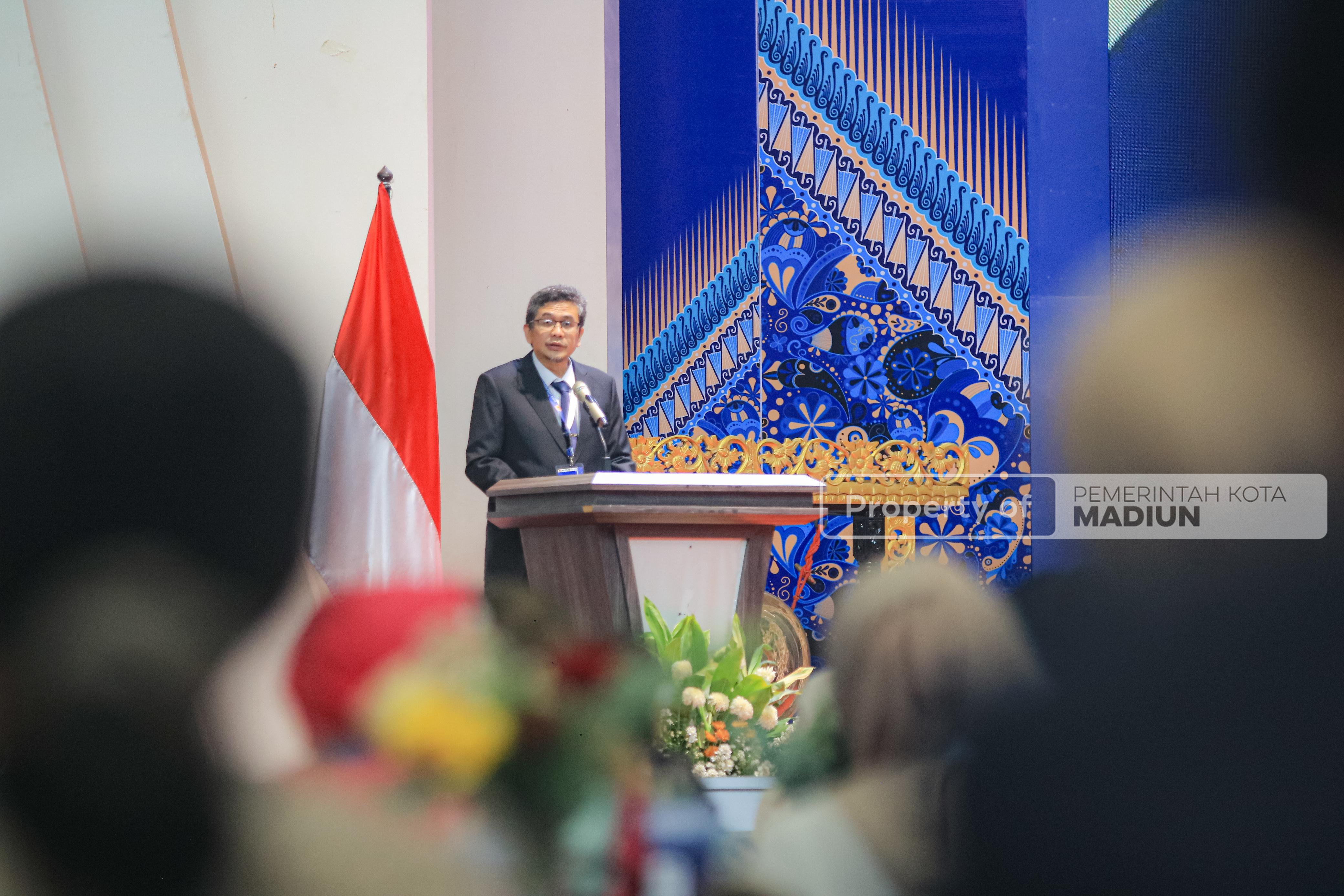 Wali Kota Madiun Apresiasi Perkembangan Perguruan Tinggi dalam Simposium FSTPT di PPI Madiun