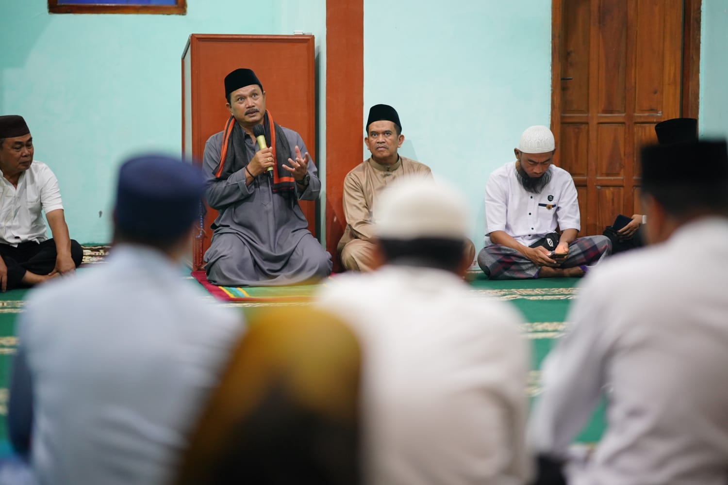 Salat Isya di Musala Ar-Rahman, Wali Kota Juga Serap Berbagai Usulan
