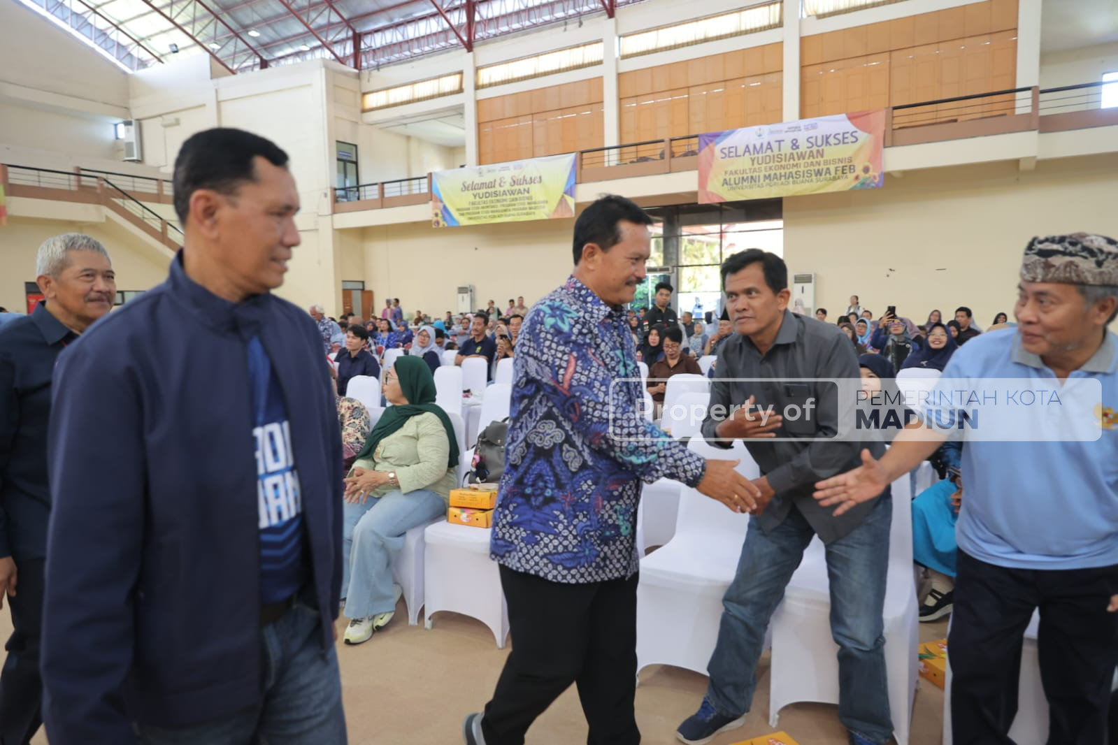 Kembali ke Almamater, Wali Kota Madiun Beri Motivasi di Temu Alumni Unipa Surabaya