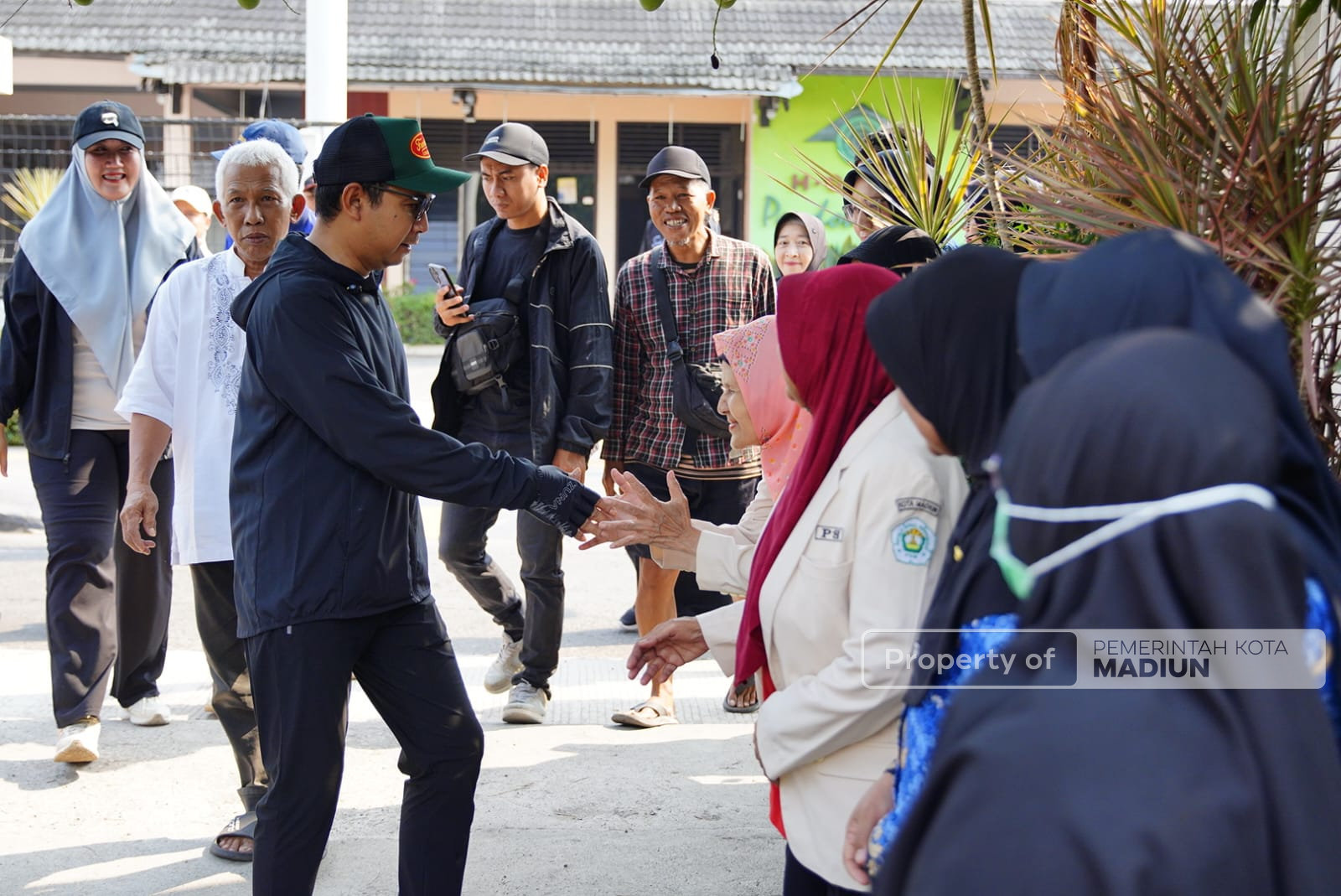 Tak Sekadar Gowes, Plt Wali Kota Temukan Persoalan dan Selesaikan di Tempat